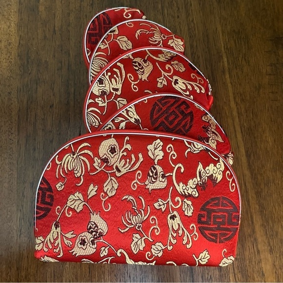 Red Faux Silk Floral Makeup
Bag Travel Clutch Asian Chinoiserie Set Of 5 NEW - Picture 3 of 11